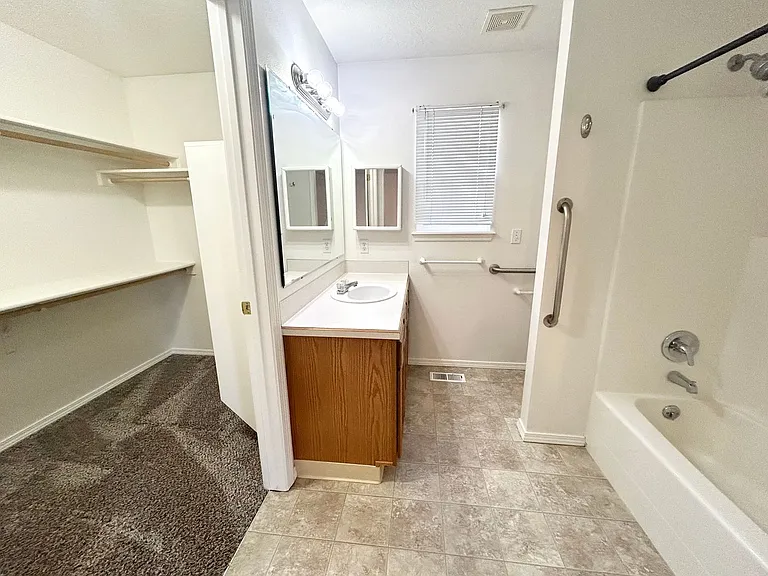 4650 N Date Palm Ave — Photo 23