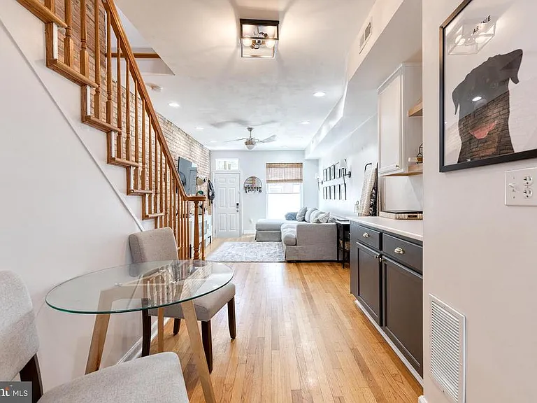 724 S Curley St — Photo 5
