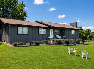 5400 Crestwood St, Valley Springs, AR 72601
