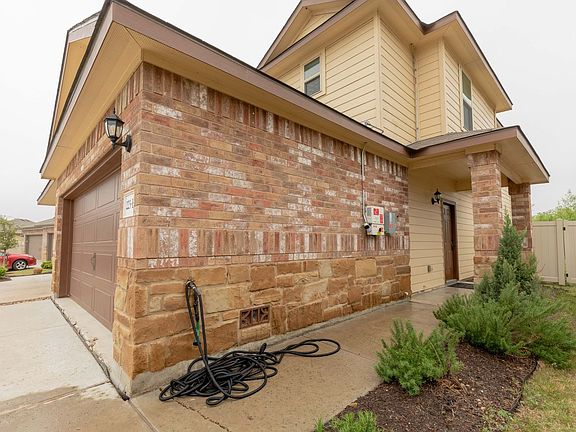 3rd image of 223 Joanne Loop Unit B