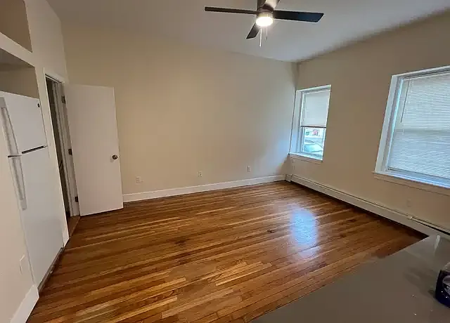 1 bed, 1.0 bath, $2,500 — Photo 3