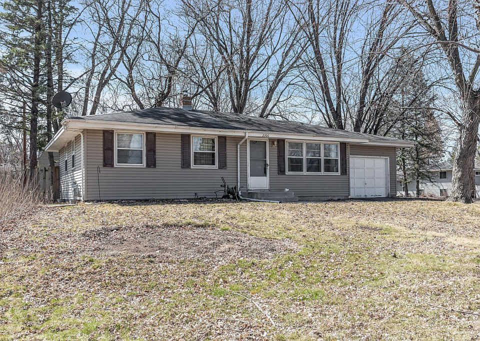 1st image of 2300 Golfview Dr