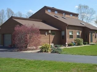 2 Country Club Dr, Southwick, MA 01077