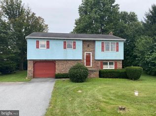 324 E Lexington Rd, Lititz, PA 17543