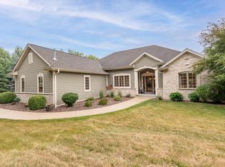 S80W23775 Parkview Dr, Big Bend, WI 53103