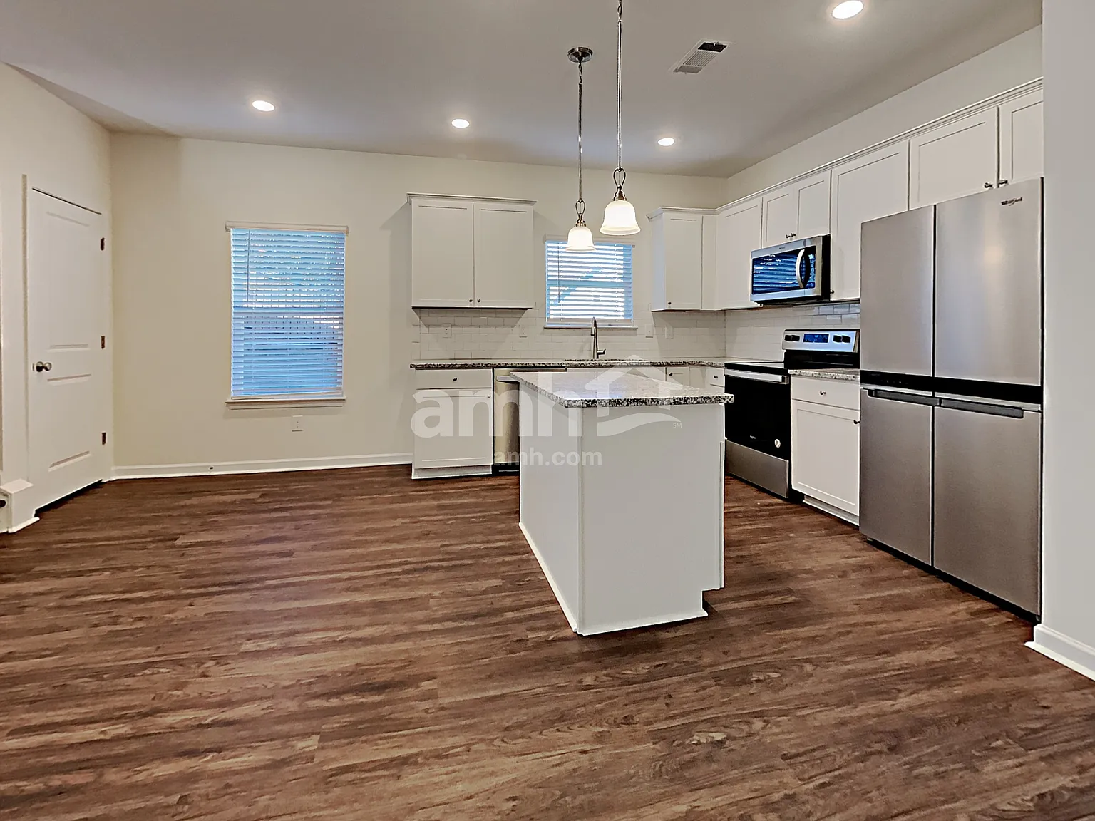 3 bed, 2.5 bath, 1892 sqft, $2,175 — Photo 3