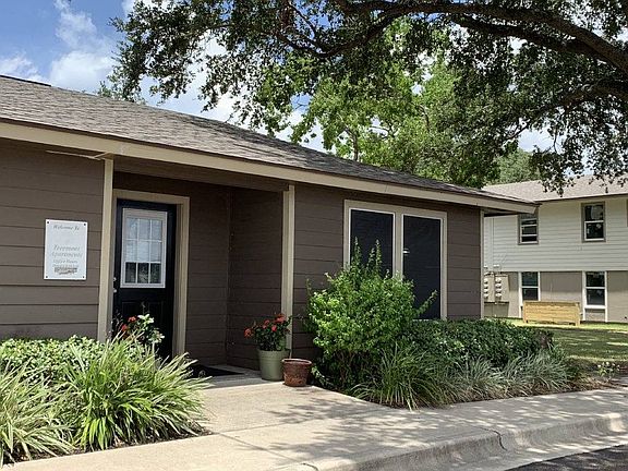 3rd image of 3104 Sam Houston Dr #76
