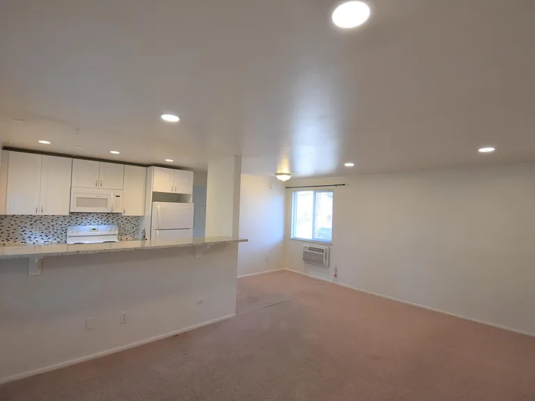 1920 19th St #11 — Photo 11