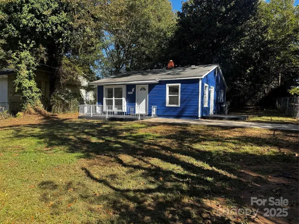 1123 Saratoga Dr, Charlotte, NC 28208