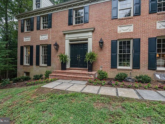 2nd image of 1111 Laurelwood Dr