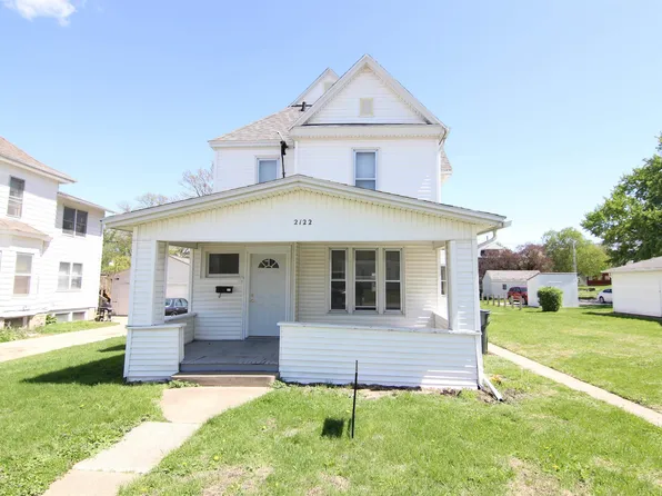 2122 Olive St, Cedar Falls, IA 50613