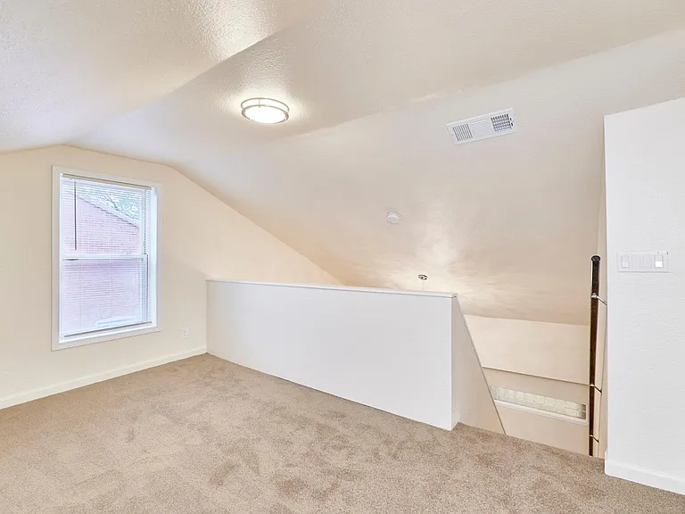 1421 N Park Pl — Photo 57