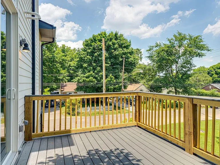 Patio on lv2