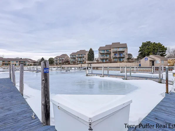 3545 Marina View Poin #A12, Muskegon, MI 49441