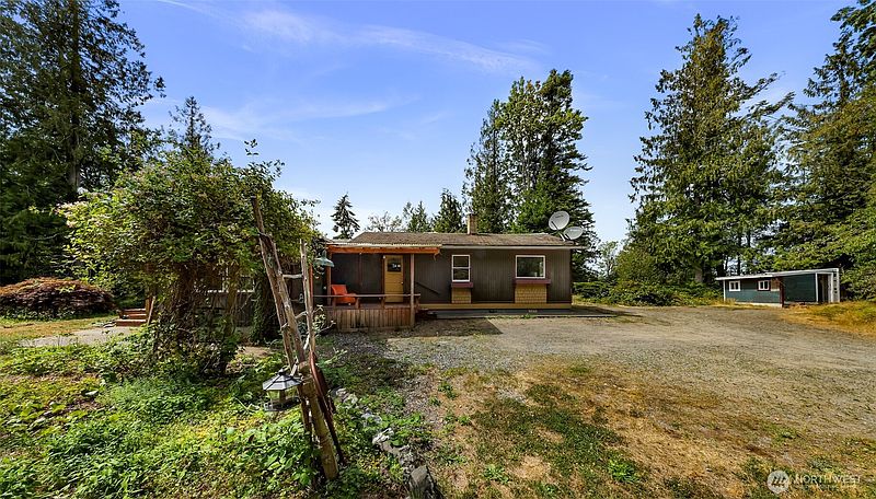 4th image of 1361 E Axton Road