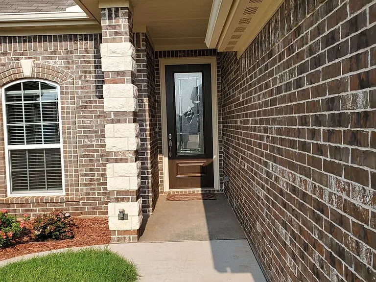 4810 Falcon Crest Blvd — Photo 3