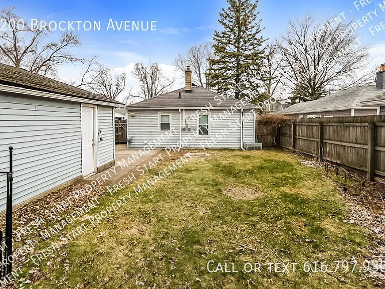 2200 Brockton Ave — Photo 15
