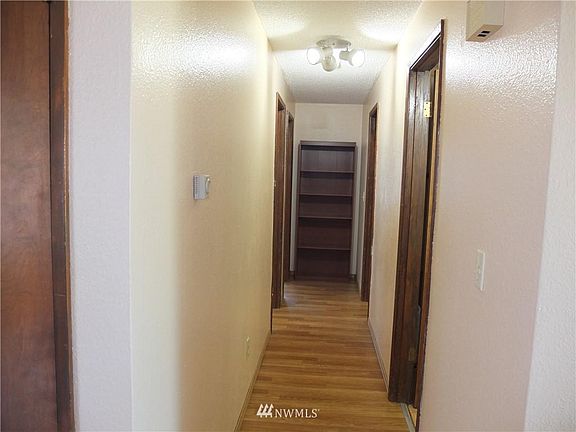 5th image of 3602 Landau Ave NE