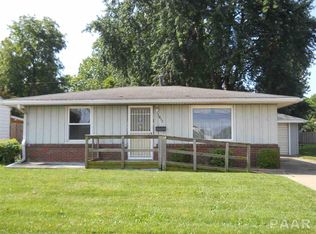1832 Court St, Pekin, IL 61554