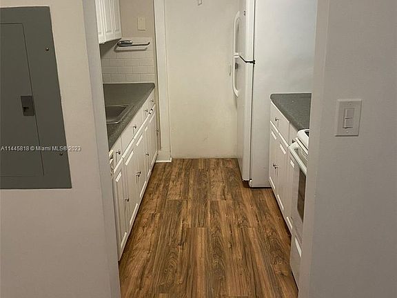 3rd image of 13900 SW 90th Ave #208