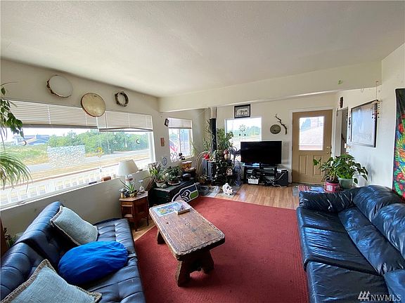 3rd image of 388 Ocean Shores Blvd NW