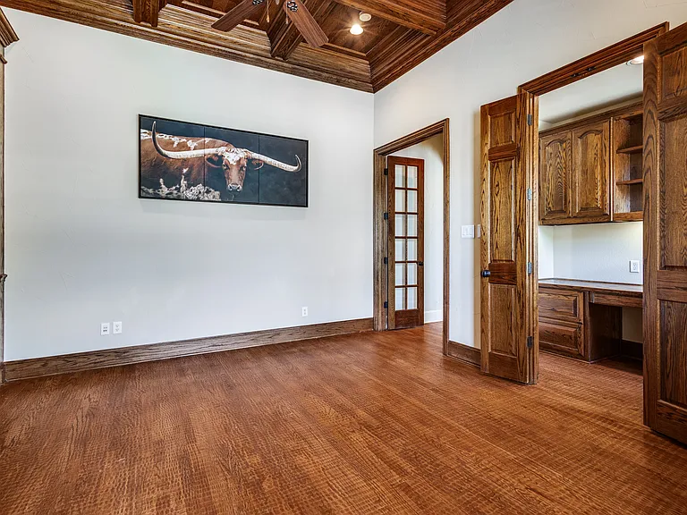 901 Sandy Trl — Photo 11