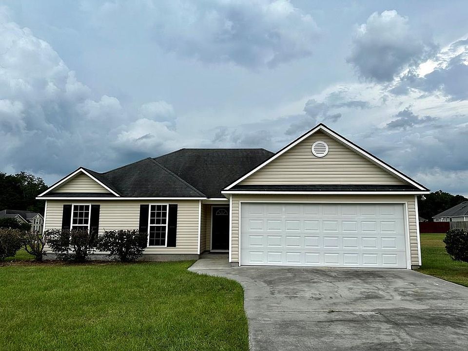 1st image of 33 Palmetto Pine Ln