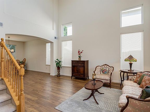 5th image of 117 Mount Baldy Ct