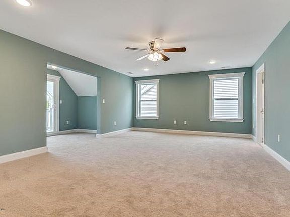 5th image of 323 Aldo Dr