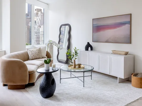 1 W 60th St, New York, NY