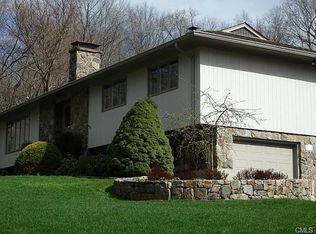 25 Danube Dr, Trumbull, CT 06611