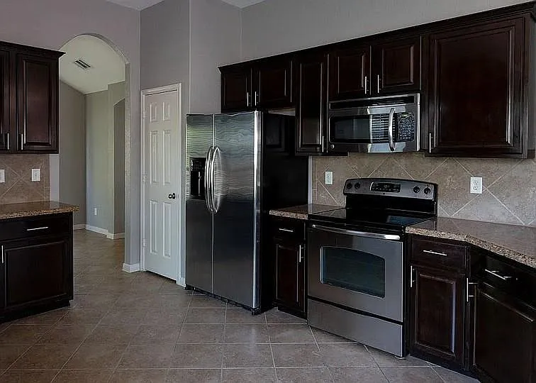 7703 Redstone Mnr — Photo 6