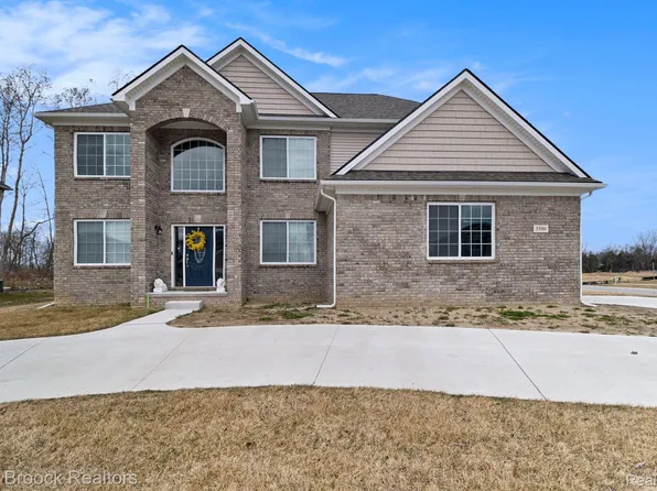 5500 Morgan Lake Dr, Clarkston, MI 48348