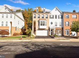 7812 Locust Leaf Ln, Alexandria, VA 22315