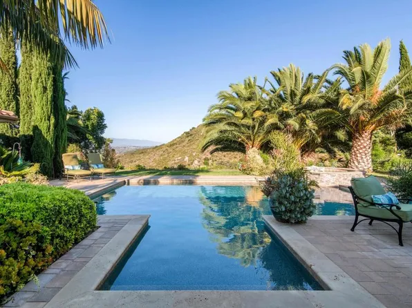 30415 Disney Ln, Vista, CA 92084