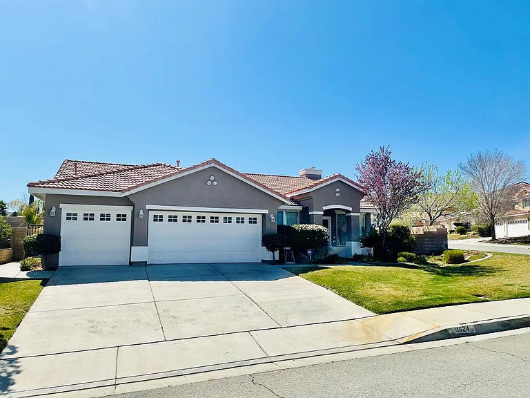 3624 Springridge Way — Photo 2