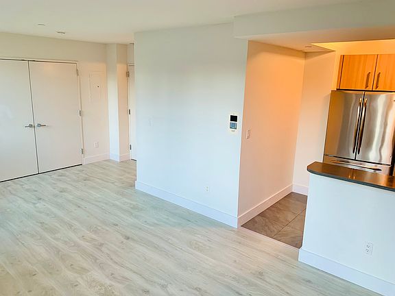 3rd image of 229 W 60th St APT 6k