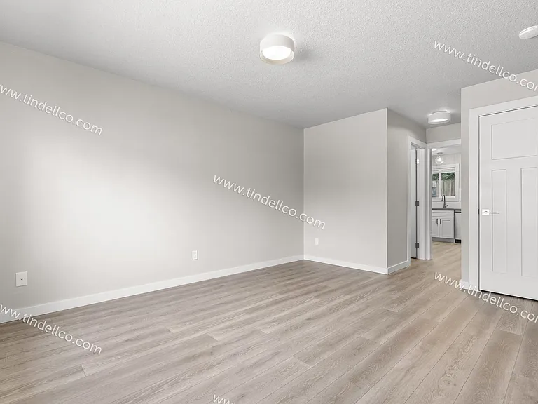 8019 SW 35th Ave — Photo 3