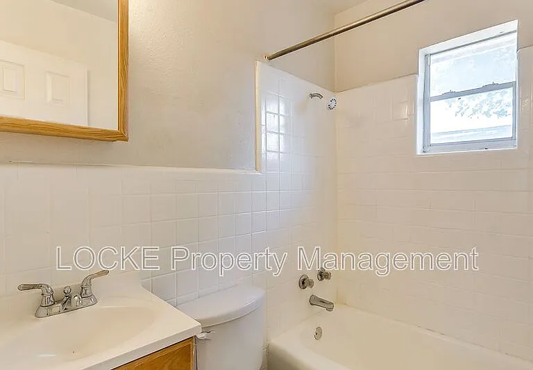 3421 S University Dr #D — Photo 10