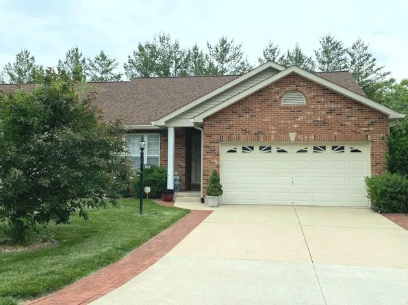 917 Lexington Estates Dr, Godfrey, IL 62035