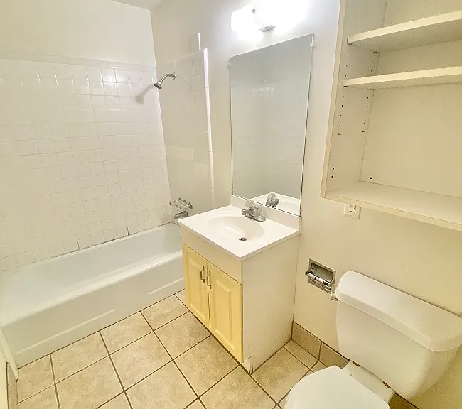 326 W 17th Pl #5 — Photo 7