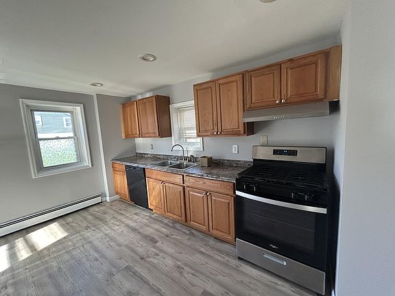 4th image of 2101 2nd Ave Unit 1