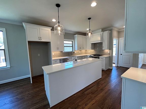 2nd image of 2025 Grey Oaks Ct
