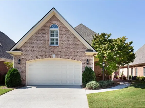 1900 Woodberry Run Dr, Snellville, GA 30078