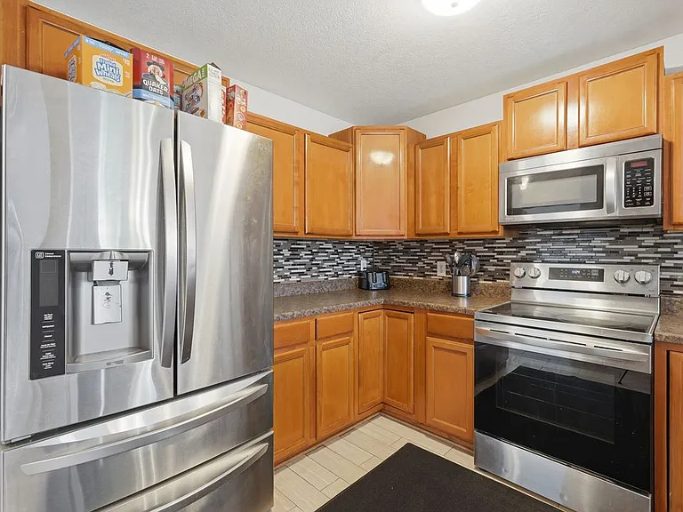 4803 NE Trilein Dr — Photo 32