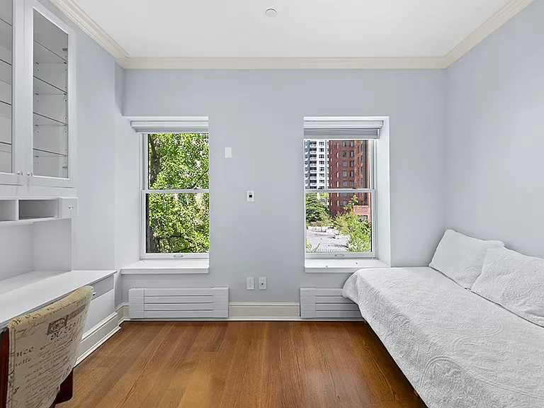 320 E 55th St #TOWNHOUSE — Photo 15