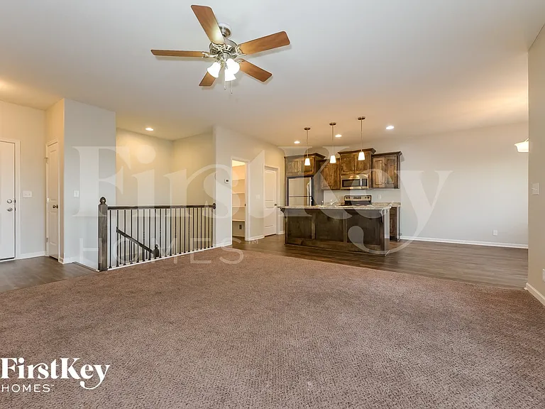 416 Rachael Cir — Photo 4
