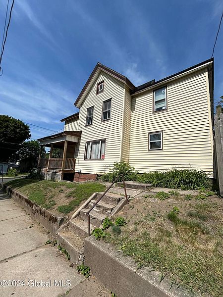 4th image of 44 Prospect Avenue