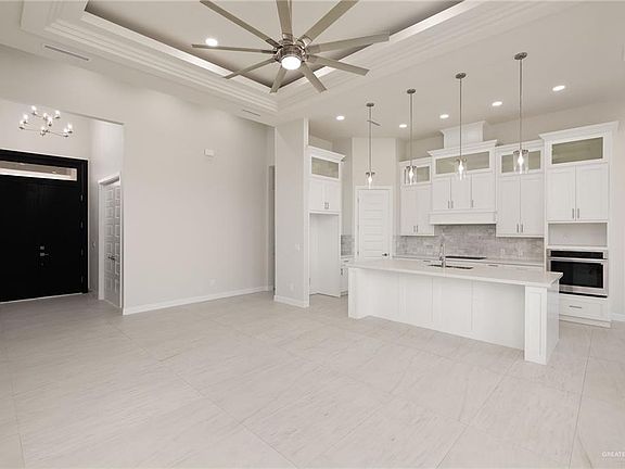 3rd image of 3705 Noronha Dr