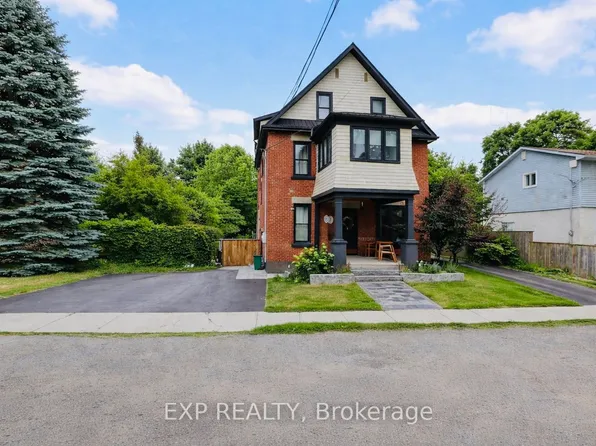 16 Barker St, Prince Edward County, ON K0K 2T0